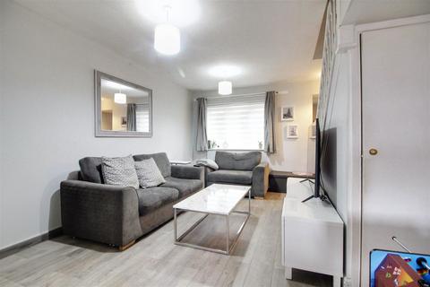 83 Bushbarns, Cheshunt, Waltham Cross, EN7 6ED