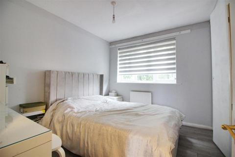 83 Bushbarns, Cheshunt, Waltham Cross, EN7 6ED