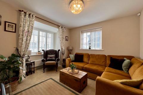 13 Bishop Crescent, Tenterden, TN30 7BF