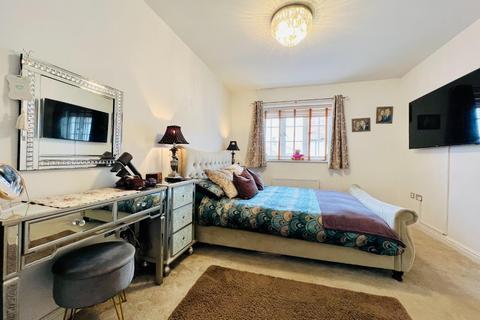 13 Bishop Crescent, Tenterden, TN30 7BF