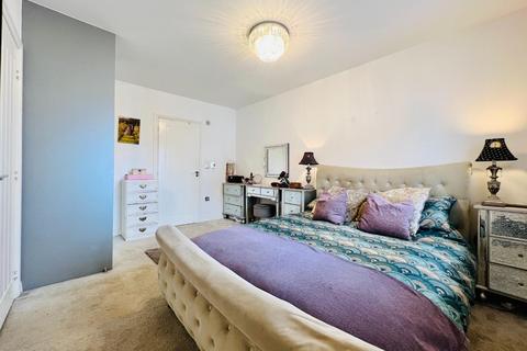 13 Bishop Crescent, Tenterden, TN30 7BF