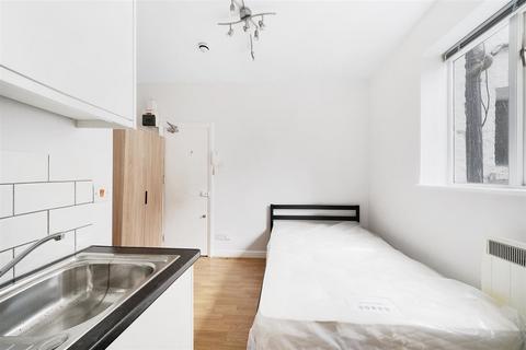 Studio to rent, St Petersburgh Pl, London W2