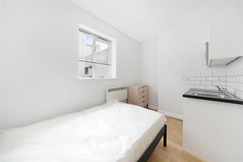 Studio to rent, St Petersburgh Pl, London W2