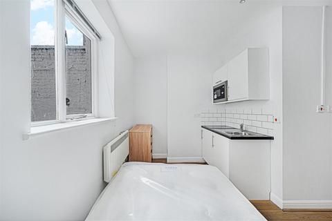 Studio to rent, St Petersburgh Pl, London W2