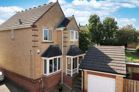 3 bedroom detached house for sale, Scholars Walk, Bradford, West Yorkshire, BD2