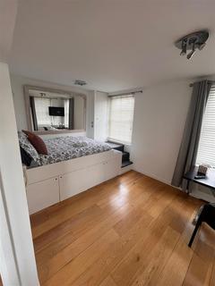 Property to rent, 68B Caledonian Road, London