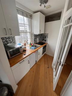 Property to rent, 68B Caledonian Road, London