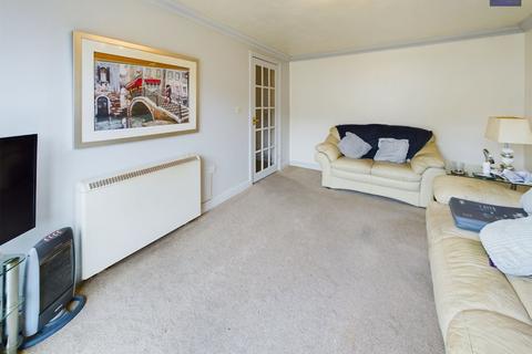 1 bedroom apartment for sale, Harrowside, Harrowside Brow, FY4