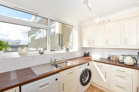 3 bedroom ground floor flat for sale, Skeyne Drive, Pulborough, West Sussex