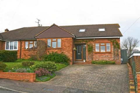 4 bedroom semi-detached house to rent, Shooters Drive, Nazeing EN9