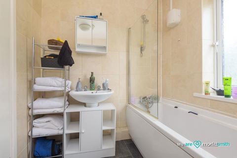 25 Browning Close, Sheffield, S6 1BY