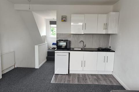 Studio to rent, Buxton Road, Luton, Bedfordshire