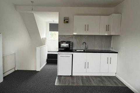 Studio to rent, Buxton Road, Luton, Bedfordshire