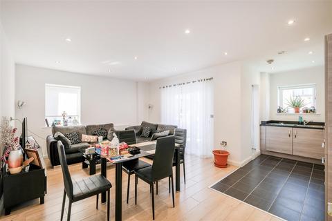 2 bedroom flat for sale, Arundel House, 1 Thornbury Way, Walthamstow