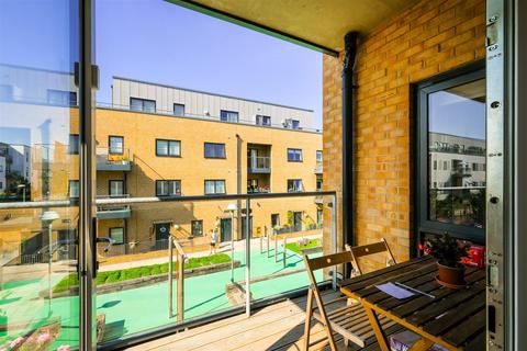 2 bedroom flat for sale, Arundel House, 1 Thornbury Way, Walthamstow