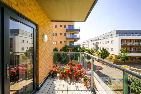 2 bedroom flat for sale, Arundel House, 1 Thornbury Way, Walthamstow