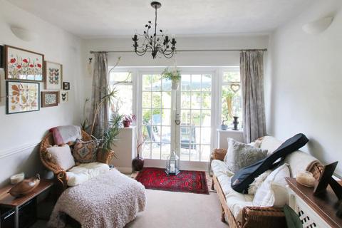 174 Cobham Road, Fetcham, Leatherhead, KT22 9JR