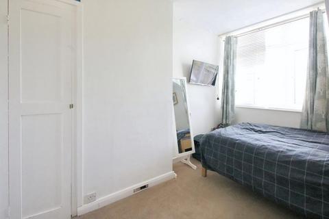 174 Cobham Road, Fetcham, Leatherhead, KT22 9JR