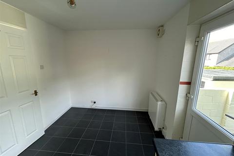 9 Penmere Close, Helston, TR13 8UU