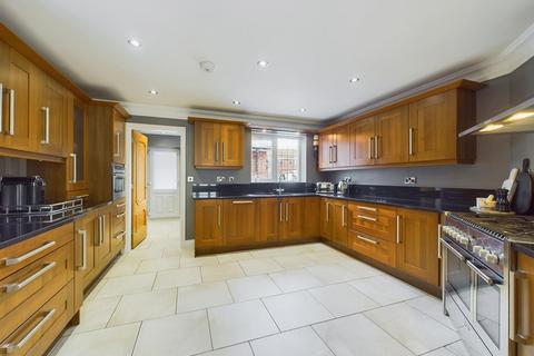 5 bedroom detached house for sale, Ramsey Drive, Nottingham NG5