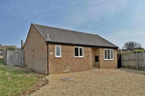 2 bedroom detached bungalow for sale, Woodhall Drive, Sandown