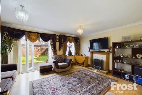 3 bedroom end of terrace house for sale, Napier Walk, Ashford, Surrey, TW15