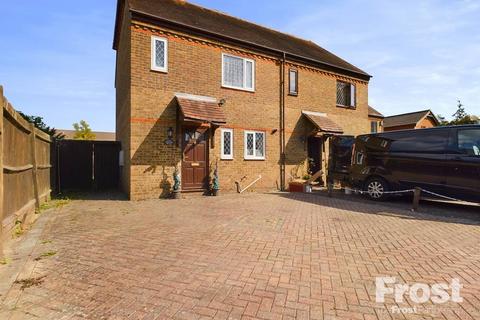 3 bedroom end of terrace house for sale, Napier Walk, Ashford, Surrey, TW15