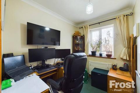 3 bedroom end of terrace house for sale, Napier Walk, Ashford, Surrey, TW15