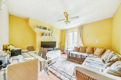 2 bedroom flat for sale, Morning Lane, Hackney, E9 6LB