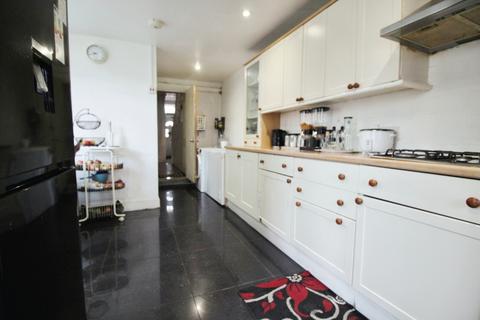 25 Ratcliff Road, London, E7 8DD