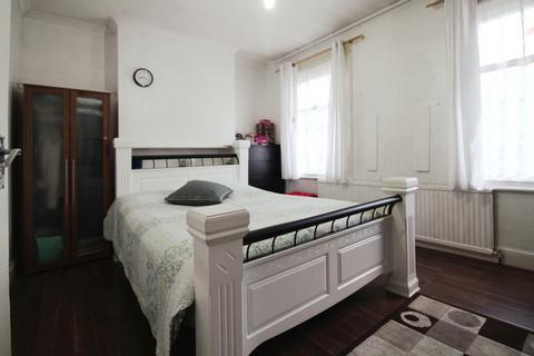 25 Ratcliff Road, London, E7 8DD