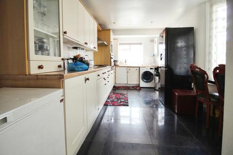 25 Ratcliff Road, London, E7 8DD