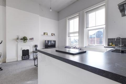 1 bedroom flat for sale, Woodville Road, Bexhill-On-Sea