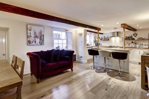 17 The Mount, London, NW3 6SZ