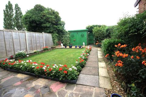 5 Charles Close, Thornbury, Bristol, BS35 1LL