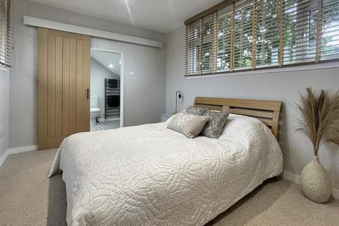 2 Beech Rise, Sonning Common, Reading, RG4 9TJ