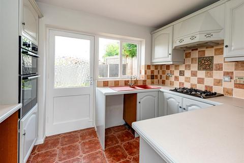 5 Sytch Lane, Wombourne, Wolverhampton, WV5 0NF
