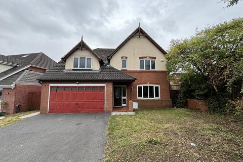 4 bedroom detached house to rent, Hyde Close, Leicester