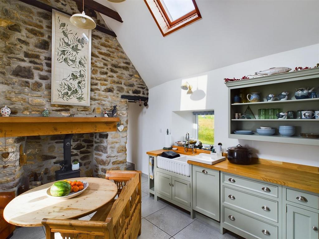 Kitchen/Dining Area