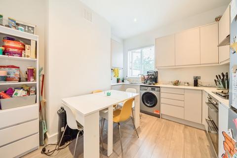 2 bedroom flat to rent, Brownhill Road London SE6