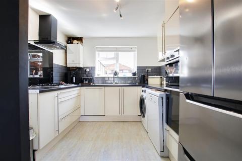 2 bedroom end of terrace house for sale, Cromwell Road, Ware