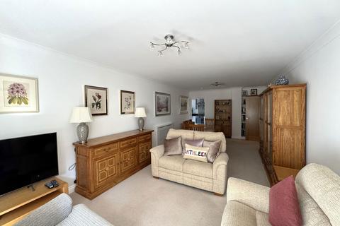 3 bedroom flat for sale, Marden, Kent