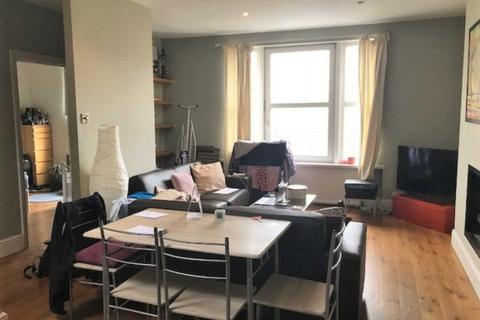 3 bedroom flat to rent, Holland Road, London