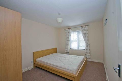 2 bedroom flat to rent, Farnley View, Drighlington, Bradford, BD11