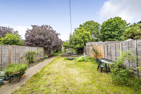 31 Senga Road, Wallington, SM6 7BG