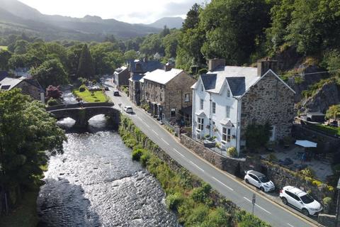 Hotel for sale, Smith Street, Beddgelert, Caernarfon, Gwynedd, LL55