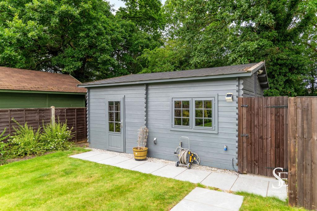Garage / Summer house