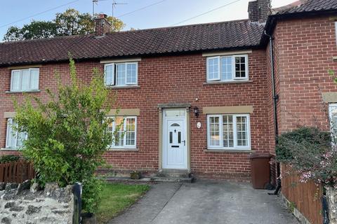 3 bedroom terraced house to rent, Valley View, Nawton, York