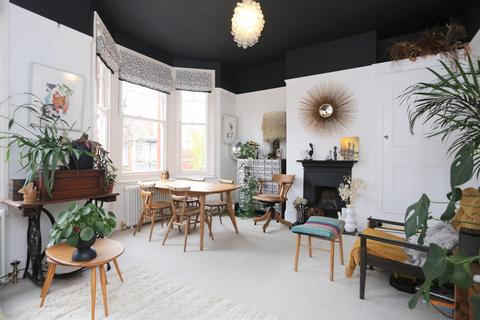 2 bedroom flat to rent, Buxton Road, Brighton