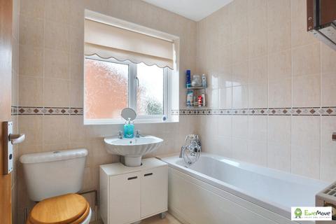 3 Hanover Close, Trowbridge, BA14 7NE